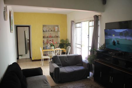 Casa à venda com 360m², 4 quartos e 1 vagaSala