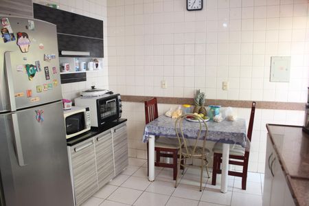 Casa à venda com 360m², 4 quartos e 1 vagaCozinha