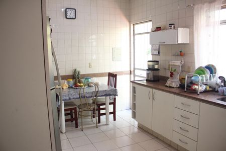 Casa à venda com 360m², 4 quartos e 1 vagaCozinha