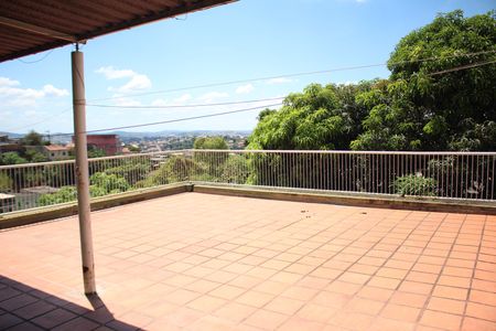 Casa à venda com 360m², 4 quartos e 1 vagaVaranda