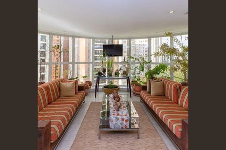 Apartamento à venda com 366m², 3 quartos e 6 vagas