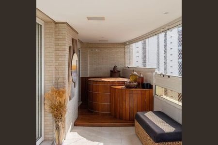 Apartamento à venda com 366m², 3 quartos e 6 vagas