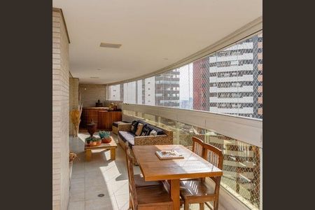 Apartamento à venda com 366m², 3 quartos e 6 vagas