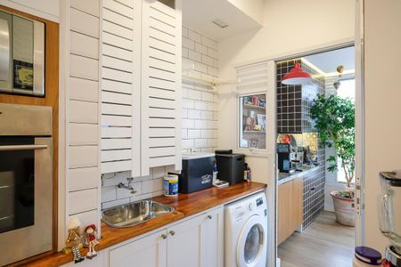 Apartamento à venda com 78m², 2 quartos e 2 vagasÁrea de serviço