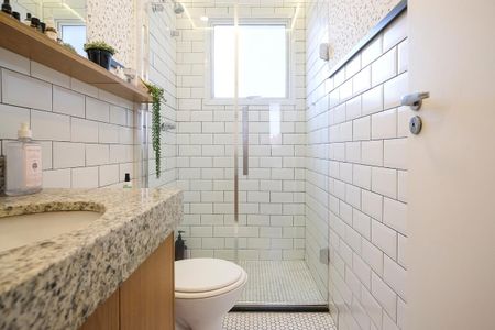 Apartamento à venda com 78m², 2 quartos e 2 vagasBanheiro da suíte