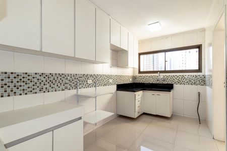 Apartamento à venda com 99m², 3 quartos e 2 vagasCozinha