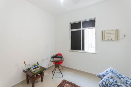 Apartamento à venda com 74m², 2 quartos e 1 vagaQuarto 2