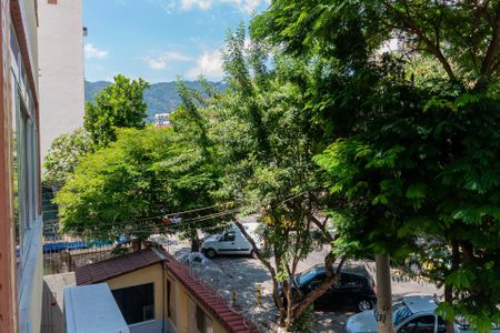 Apartamento à venda com 74m², 2 quartos e 1 vagaVista