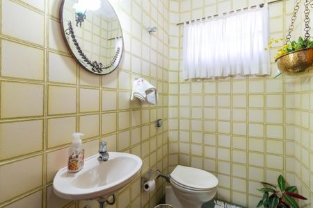 Casa de condomínio à venda com 219m², 3 quartos e 3 vagas Casa de condomínio à venda com 219m², 3 quartos e 3 vagasLavabo Sala de Jantar