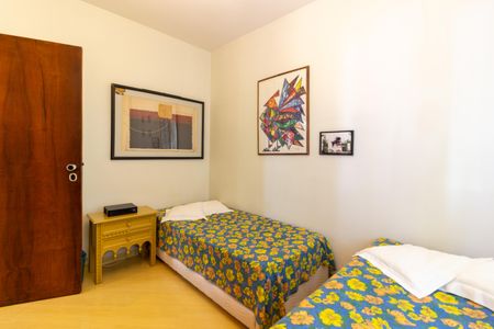 Casa de condomínio à venda com 219m², 3 quartos e 3 vagas Casa de condomínio à venda com 219m², 3 quartos e 3 vagasQuarto 2