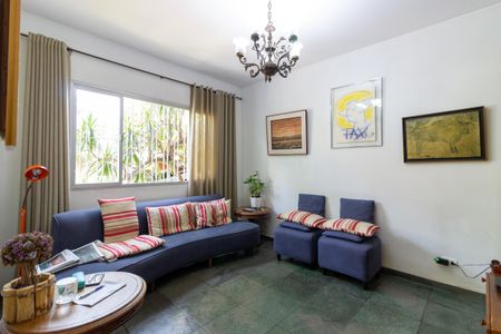 Casa de condomínio à venda com 219m², 3 quartos e 3 vagas Casa de condomínio à venda com 219m², 3 quartos e 3 vagasSala de TV