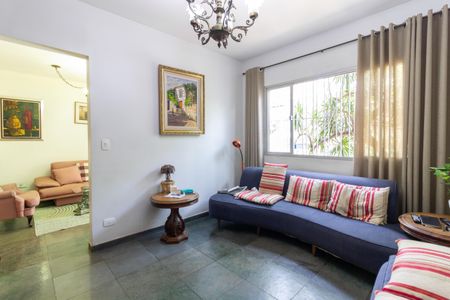 Casa de condomínio à venda com 219m², 3 quartos e 3 vagas Casa de condomínio à venda com 219m², 3 quartos e 3 vagasSala de TV