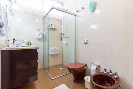 Casa de condomínio à venda com 219m², 3 quartos e 3 vagas Casa de condomínio à venda com 219m², 3 quartos e 3 vagasBanheiro da Suíte