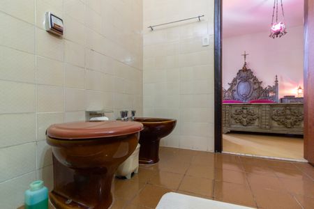 Casa de condomínio à venda com 219m², 3 quartos e 3 vagas Casa de condomínio à venda com 219m², 3 quartos e 3 vagasBanheiro da Suíte