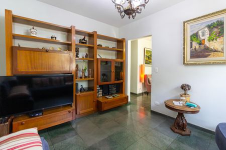 Casa de condomínio à venda com 219m², 3 quartos e 3 vagas Casa de condomínio à venda com 219m², 3 quartos e 3 vagasSala de TV