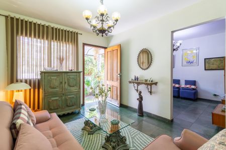 Casa de condomínio à venda com 219m², 3 quartos e 3 vagas Casa de condomínio à venda com 219m², 3 quartos e 3 vagasSala