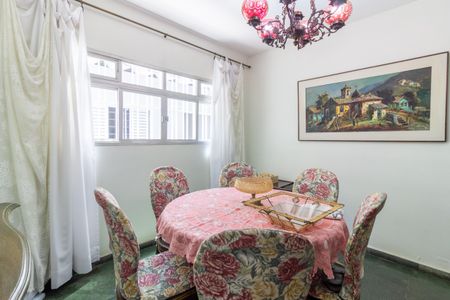 Casa de condomínio à venda com 219m², 3 quartos e 3 vagas Casa de condomínio à venda com 219m², 3 quartos e 3 vagasSala de Jantar