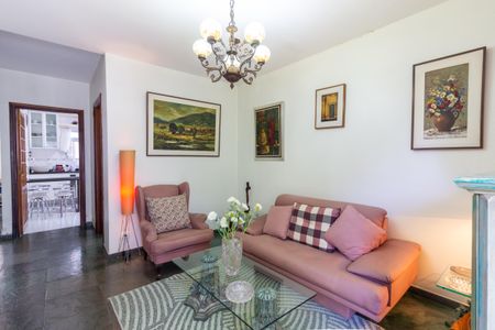 Casa de condomínio à venda com 219m², 3 quartos e 3 vagas Casa de condomínio à venda com 219m², 3 quartos e 3 vagasSala