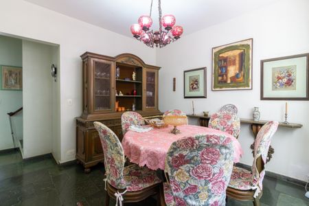 Casa de condomínio à venda com 219m², 3 quartos e 3 vagas Casa de condomínio à venda com 219m², 3 quartos e 3 vagasSala de Jantar