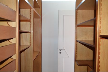 Casa à venda com 500m², 4 quartos e 4 vagasCloset da Suite 2