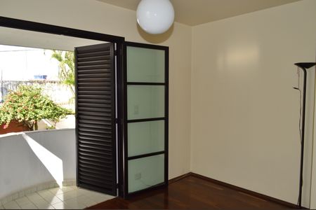 Casa à venda com 500m², 4 quartos e 4 vagasSuíte 1