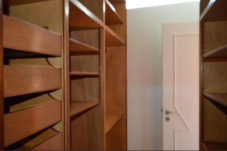 Casa à venda com 500m², 4 quartos e 4 vagasCloset da Suite 2