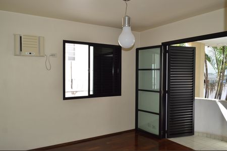 Casa à venda com 500m², 4 quartos e 4 vagasSuíte 1