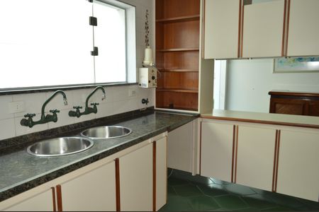 Casa à venda com 500m², 4 quartos e 4 vagasCozinha