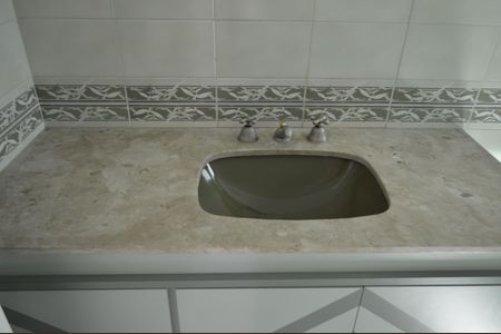 Casa à venda com 500m², 4 quartos e 4 vagasBanheiro da suíte 1