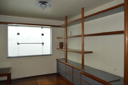 Casa à venda com 500m², 4 quartos e 4 vagasEscrítorio