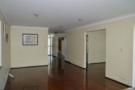 Casa à venda com 500m², 4 quartos e 4 vagasSala