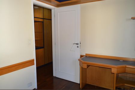 Casa à venda com 500m², 4 quartos e 4 vagasQuarto 2