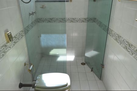 Casa à venda com 500m², 4 quartos e 4 vagasBanheiro da suíte 1