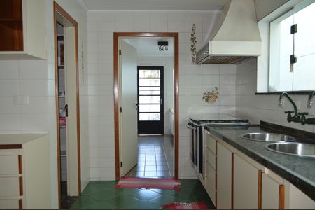 Casa à venda com 500m², 4 quartos e 4 vagasCozinha