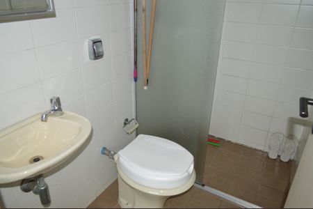 Casa à venda com 500m², 4 quartos e 4 vagasBanheiro de serviço