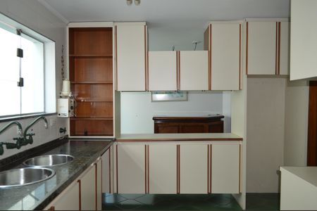 Casa à venda com 500m², 4 quartos e 4 vagasCozinha