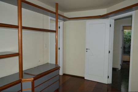 Casa à venda com 500m², 4 quartos e 4 vagasEscrítorio