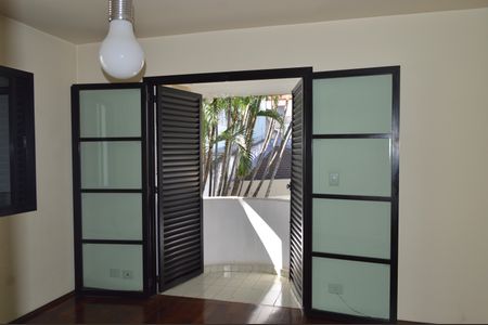 Casa à venda com 500m², 4 quartos e 4 vagasSuíte 1