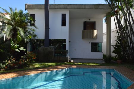 Casa à venda com 500m², 4 quartos e 4 vagasPiscina