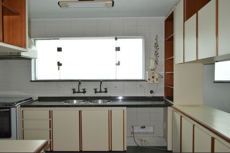 Casa à venda com 500m², 4 quartos e 4 vagasCozinha