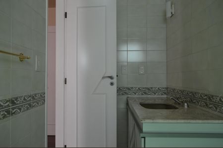 Casa à venda com 500m², 4 quartos e 4 vagasBanheiro da suíte 1