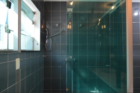 Casa à venda com 500m², 4 quartos e 4 vagasBanheiro da suíte 2