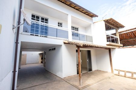 Casa à venda com 137m², 3 quartos e 2 vagas Casa à venda com 137m², 3 quartos e 2 vagasVaranda da Sala