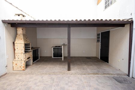 Casa à venda com 137m², 3 quartos e 2 vagas Casa à venda com 137m², 3 quartos e 2 vagasChurrasqueira