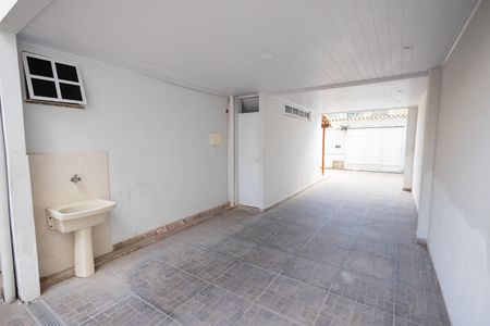 Casa à venda com 137m², 3 quartos e 2 vagas Casa à venda com 137m², 3 quartos e 2 vagasÁrea de Serviço