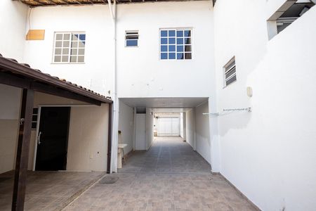 Casa à venda com 137m², 3 quartos e 2 vagas Casa à venda com 137m², 3 quartos e 2 vagasÁrea externa