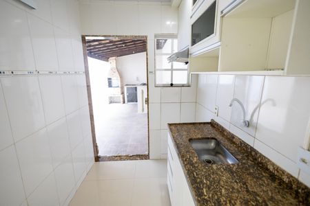 Casa à venda com 137m², 3 quartos e 2 vagas Casa à venda com 137m², 3 quartos e 2 vagasCozinha