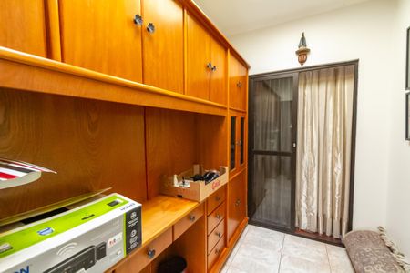 Casa à venda com 174m², 3 quartos e 4 vagas Casa à venda com 174m², 3 quartos e 4 vagasEscritório