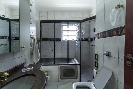 Casa à venda com 174m², 3 quartos e 4 vagas Casa à venda com 174m², 3 quartos e 4 vagasBanheiro da Suíte