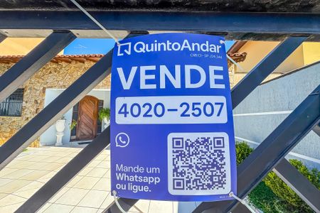 Casa à venda com 174m², 3 quartos e 4 vagas Casa à venda com 174m², 3 quartos e 4 vagasPlaca